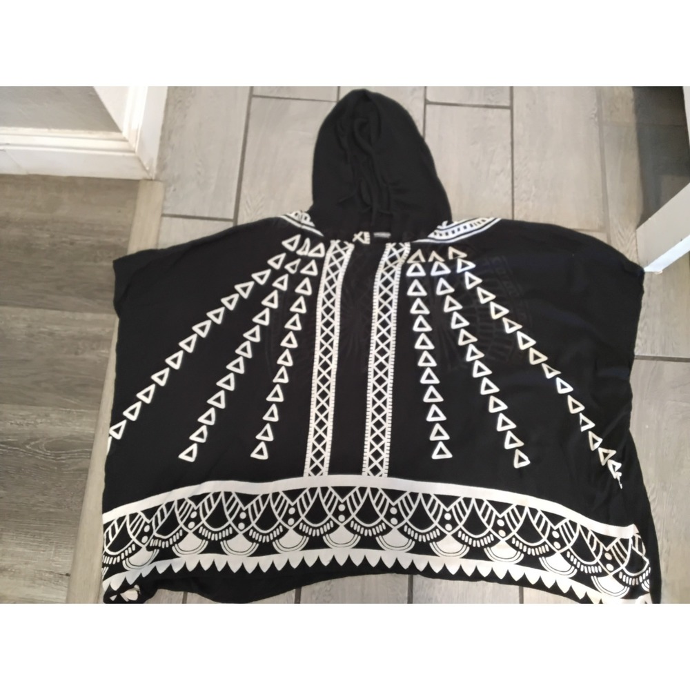 Earthbound Trading Co Black White Geometric Hooded Poncho Rayon Boho Wrap Medium